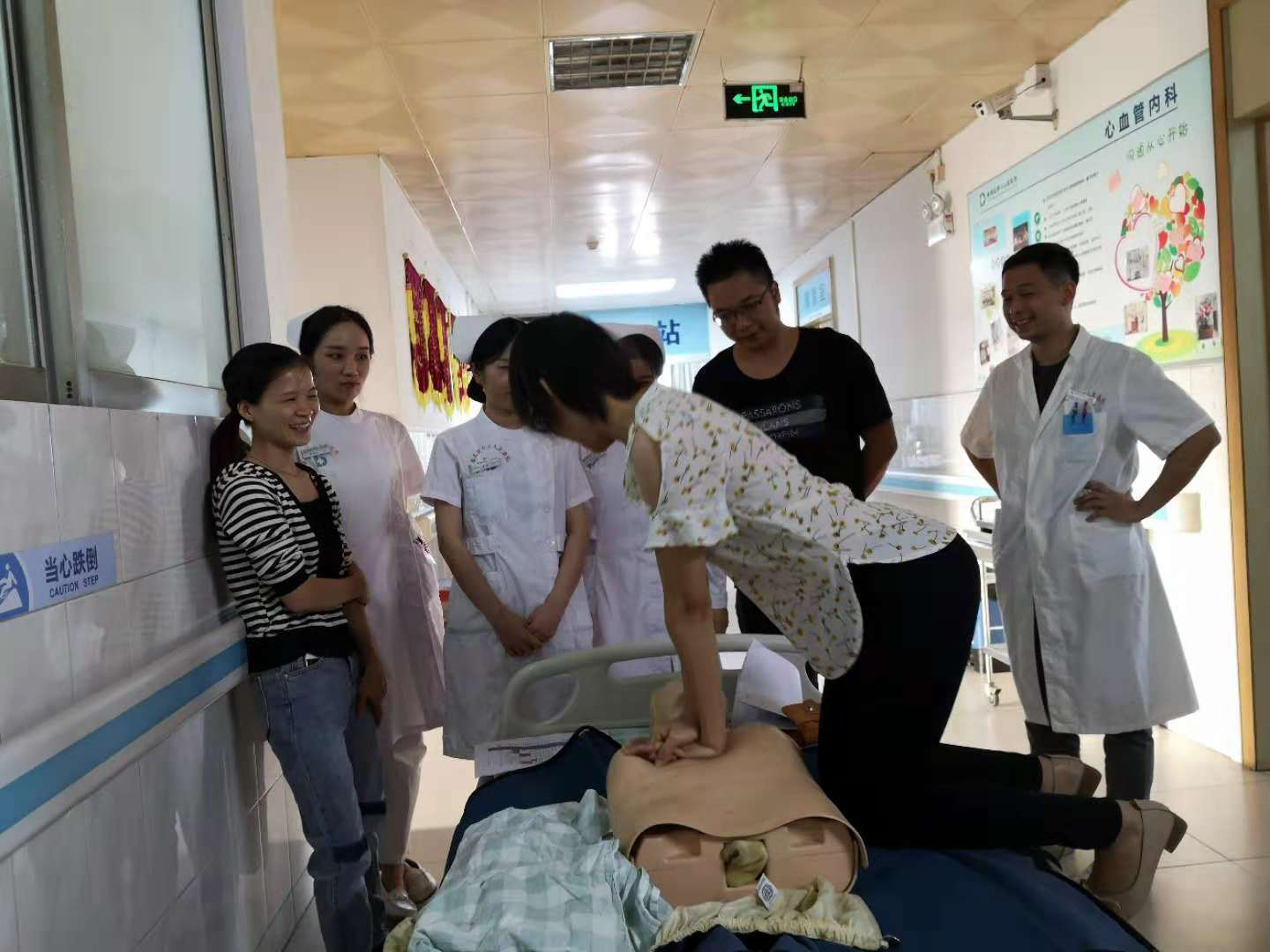 番禺二院创新工作坊培训模式，狠抓“三基三严”考核强内功